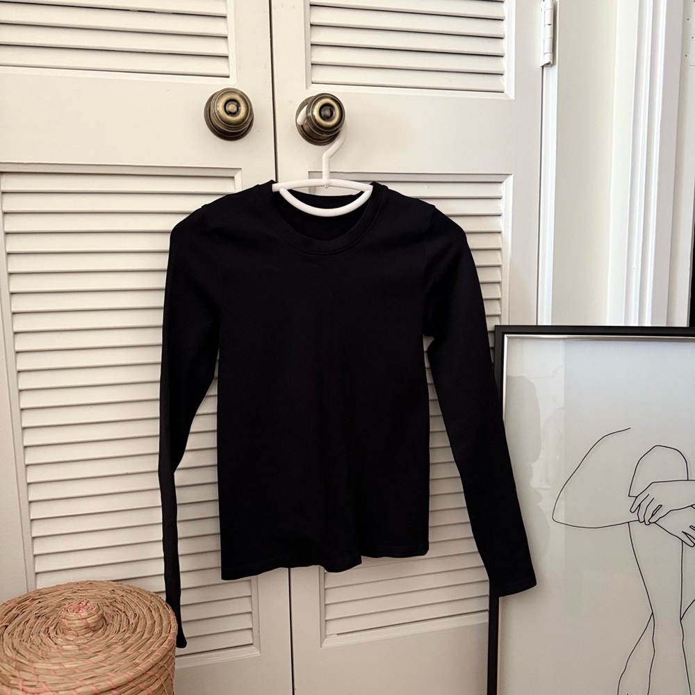 Sleek Black Long Sleeve Tee Essential